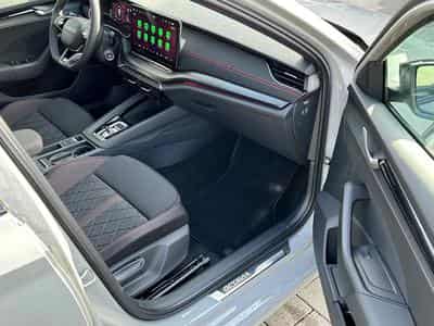 Skoda Octavia 2.0 TSi DSG 265 RS (2026) - Foto 11