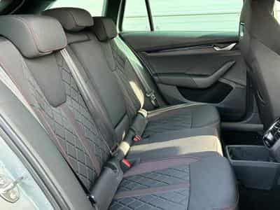 Skoda Octavia 2.0 TSi DSG 265 RS (2026) - Foto 14