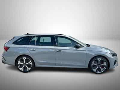 Skoda Octavia 2.0 TSi DSG 265 RS (2026) - Foto 3