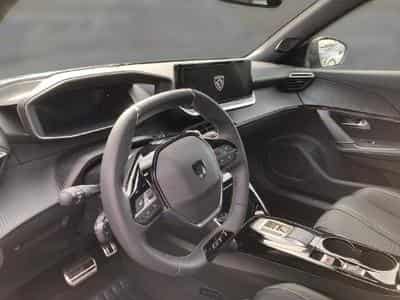 Peugeot 2008 1.2 Hybrid 145 E-DSC6 GT (2025) - Photo 10