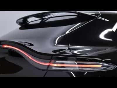 Aston-Martin DBX 4.0 V8 550 (2021) - Photo 9