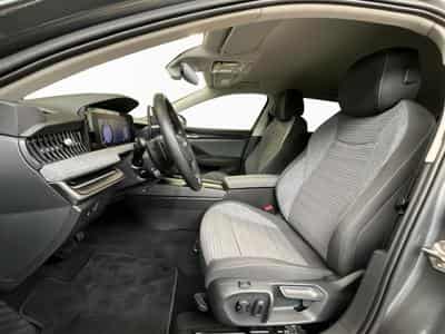 Skoda Superb Combi+Selection+DSG+Led+AHK (2025) - Photo 11