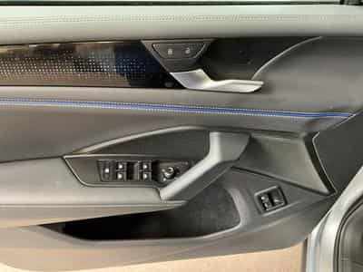 VW Tiguan R-Line+DSG+PHEV+Black-Style+Pano+AHK (2025) - Foto 10