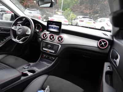 Mercedes CLA 200 Shooting Brake AMG-LINE (2019) - Photo 8