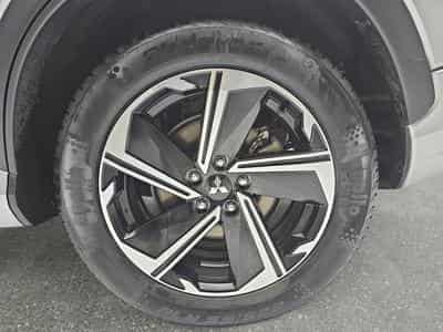 Mitsubishi Eclipse Cross 2.4 MIVEC PHEV CVT Select (2025) - Photo 6