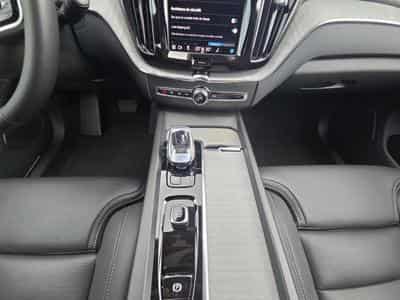 Volvo XC60 B5 AWD Ultra Dark / Essence (2025) - Photo 10