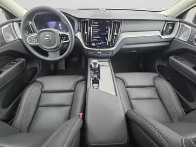 Volvo XC60 B5 AWD Ultra Dark / Essence (2025) - Photo 3