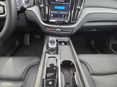 Volvo XC60 B5 AWD Ultra Dark / Essence (2025) - Photo 10