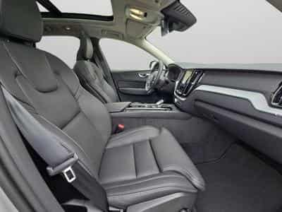 Volvo XC60 B5 AWD Ultra Dark / Essence (2025) - Photo 14