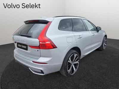Volvo XC60 B5 AWD Ultra Dark / Essence (2025) - Photo 2