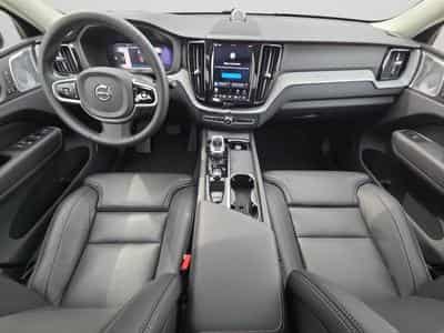 Volvo XC60 B5 AWD Ultra Dark / Essence (2025) - Photo 3