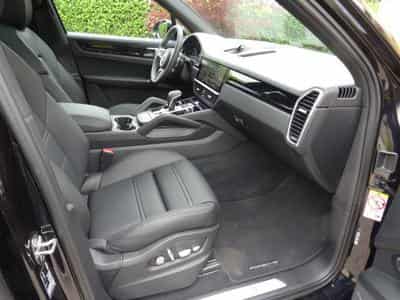 Porsche Cayenne S (2018) - Photo 11