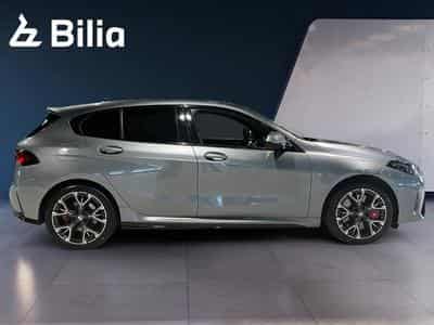 BMW 123 123i xDrive (2025) - Photo 3