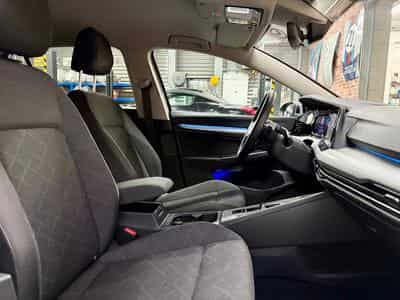 VW Golf Golf VIII 1.0 eTSi 110cv Auto LIFE (2022) - Photo 8