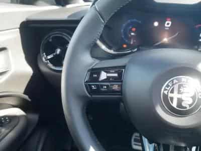 Alfa-Romeo Junior IBRIDA TI 1.2 VGT (2026) - Photo 15