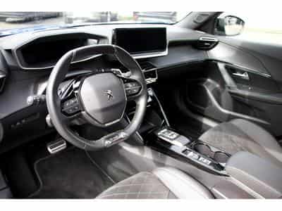 Peugeot 2008 BlueHDi EAT8 GT ACC AHK Panorama (2023) - Foto 7