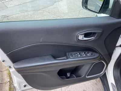 Jeep Compass 4x4 Auto Limited JUSQU'A 48 MOIS DE GARANTIE (2019) - Foto 9
