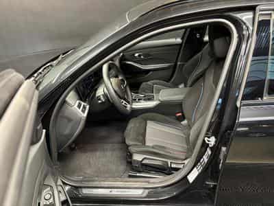 BMW 330 M-Sport Touring xDrive auto (2024) - Photo 13