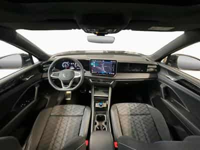 VW Tiguan R-Line+DSG+4x4+AHK+P.Info (2024) - Photo 2