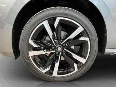 Skoda Kamiq Monte-Carlo+DSG+P.Assisted+LM18+P.Park (2025) - Photo 8