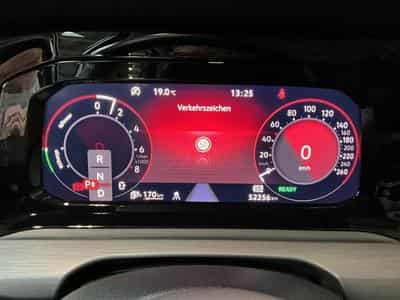 VW Golf Style+DSG+PHEV+Pano+Navi+RearView (2022) - Photo 13