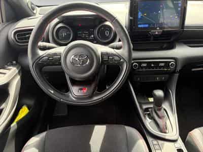 Toyota Yaris 1.5 VVT-i Hybrid GR Sport e-CVT (2023) - Foto 7
