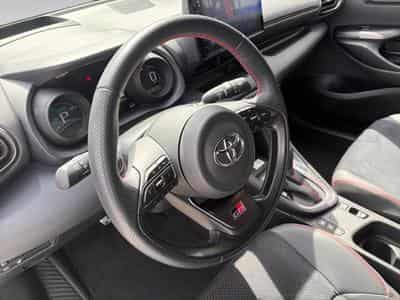 Toyota Yaris 1.5 VVT-i Hybrid GR Sport e-CVT (2023) - Foto 8