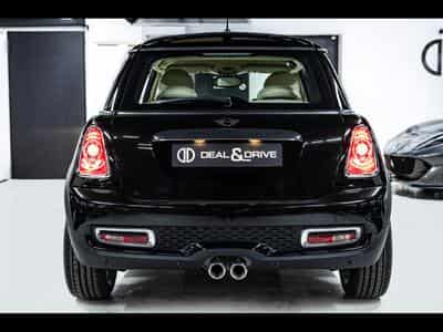 Mini Cooper S (R56) 3 PORTES AUTO GOODWOOD EDITION - 1 OF 1000 - BLACK D (2012) - Photo 4