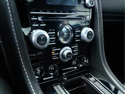 Aston-Martin V8 Vantage 4.7 S | SP10 | EMBRAYAGE NEUF | CARBONE (2015) - Photo 13