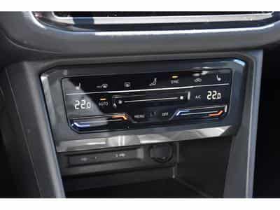 VW Tiguan 2.0 TDI R-Line DSG ACC TRAVEL SIDE ATT RMQ CAM PARK 1° MAIN (2023) - Foto 15