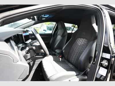 VW Golf R-Line (2024) - Photo 6