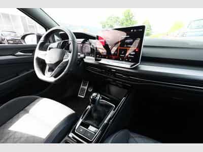VW Golf R-Line (2024) - Photo 9