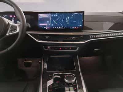 BMW X5 xDrive40i DAB LED (2024) - Foto 5