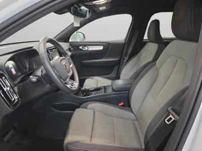 Volvo XC40 B3 Core / Essence (2023) - Foto 10