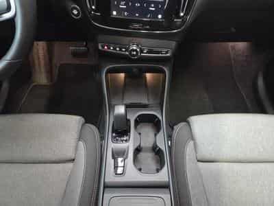 Volvo XC40 B3 Core / Essence (2023) - Foto 11