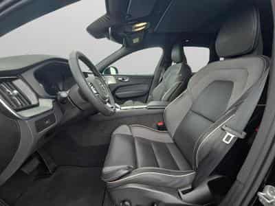 Volvo XC60 B5 AWD Ultra Dark / Essence (2025) - Foto 12