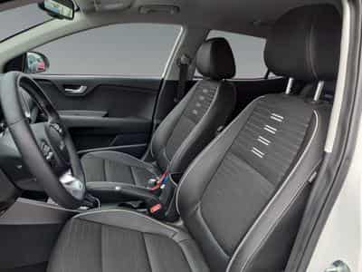 Kia Stonic GT Line 1.0T 120 ISG MHEV 7DCT (2023) - Foto 10