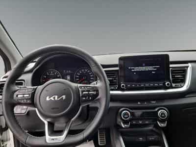 Kia Stonic GT Line 1.0T 120 ISG MHEV 7DCT (2023) - Foto 12
