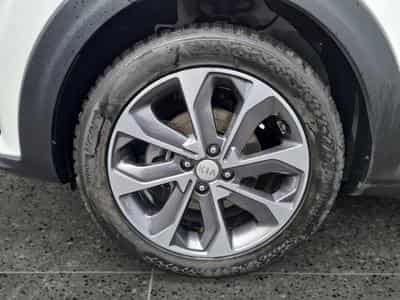 Kia Stonic GT Line 1.0T 120 ISG MHEV 7DCT (2023) - Foto 9