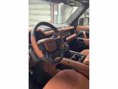 Land-Rover Defender V8 4.4 P635 110 OCTA ON STOCK! 2026 (2026) - Photo 12