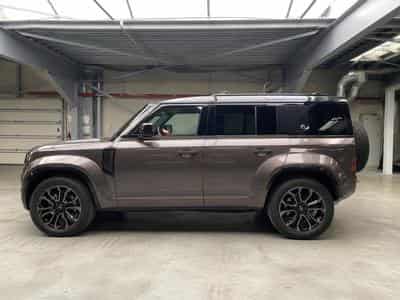 Land-Rover Defender V8 4.4 P635 110 OCTA ON STOCK! 2026 (2026) - Photo 4