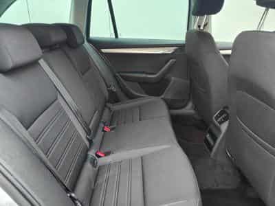 Skoda Octavia 1.6 TDI DSG CARPLAY APS AV/AR SIEGES CHAUFFANTS CRUISE (2019) - Foto 10