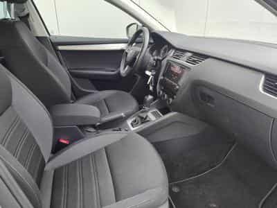 Skoda Octavia 1.6 TDI DSG CARPLAY APS AV/AR SIEGES CHAUFFANTS CRUISE (2019) - Foto 8