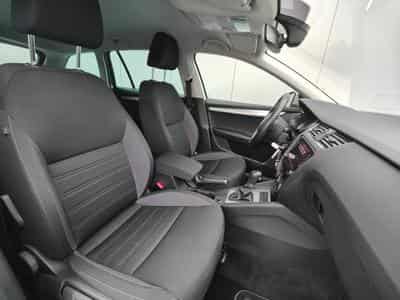 Skoda Octavia 1.6 TDI DSG CARPLAY APS AV/AR SIEGES CHAUFFANTS CRUISE (2019) - Foto 9