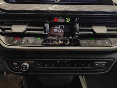BMW 118 118i PACK M SIEGES M CARPLAY GPS PHARES LED (2024) - Photo 14