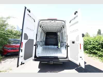 VW Crafter 35 L4H3 AT8 (2025) - Foto 11