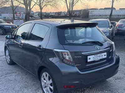 Toyota Yaris Hybrid 1.5 VVT-i Life 1-prop Automatique (2012) - Photo 3