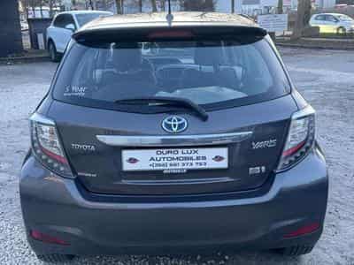 Toyota Yaris Hybrid 1.5 VVT-i Life 1-prop Automatique (2012) - Photo 4