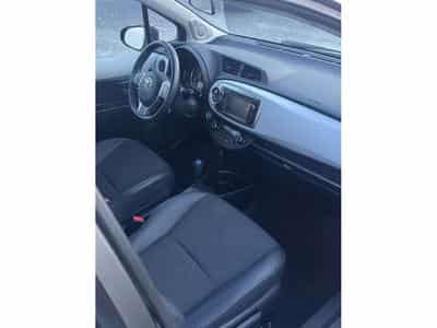 Toyota Yaris Hybrid 1.5 VVT-i Life 1-prop Automatique (2012) - Photo 6