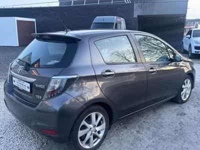 Toyota Yaris Hybrid 1.5 VVT-i Life 1-prop Automatique (2012) - Photo 8